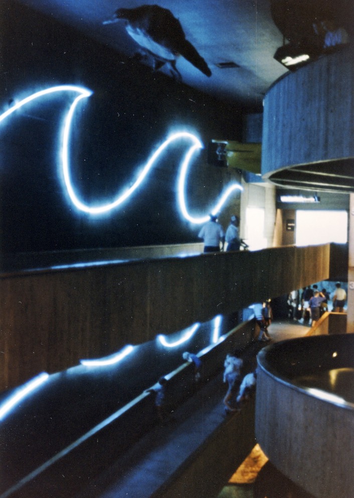 1986-08-F04